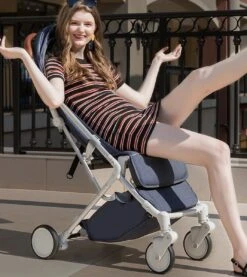 WOOSH New Buggy - Zwart - One Hand Folding - 3 Slaapstanden - Wandelwagen Tot 25 Kg - Regenhoes - Bekerhouder - Muggennet -Babyproducten Verkoop 1069x1200 1