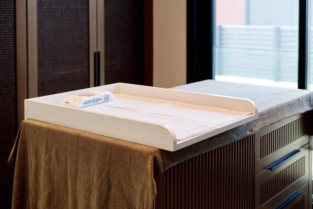 Saby© Universele Commode Bladvergroter - Geschikt Voor Alle Kasten - Wit - MDF