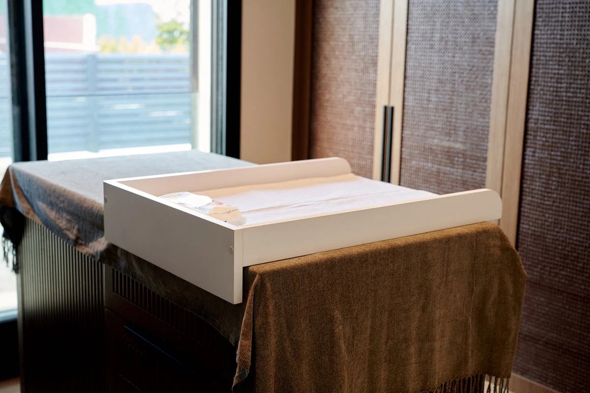 Saby© Universele Commode Bladvergroter - Geschikt Voor Alle Kasten - Wit - MDF 5 Saby© Universele Commode Bladvergroter - Geschikt Voor Alle Kasten - Wit - MDF - Afbeelding 3