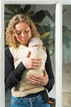 Cuddie Baby Draagdoek - Premium Organic Baby Draagdoek Gemaakt Van Bio Katoen - Newborns Tot 15 Kg - Baby Cadeau - Met Wenskaart - Sand -Babyproducten Verkoop 799x1200 10